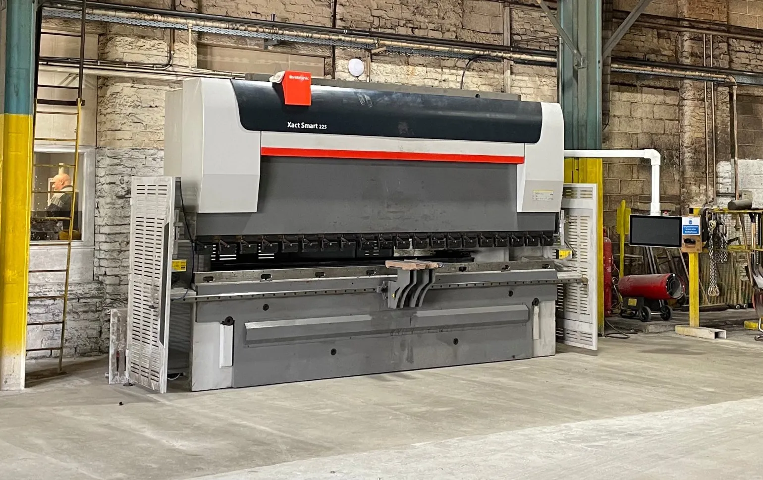 The Bystronic Xact Smart 225 plays a vital role in delivering precise and efficient steel folding services. This advanced press brake machine is designed to handle a wide range of metal folding applications. Thanks to our steel folding company’s use of this trusted machine, each component we produce meets the exact specifications required by our clients.
